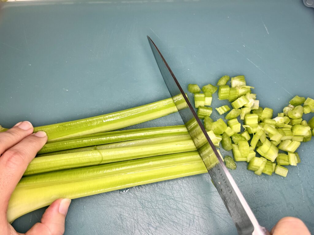 celery being sliced