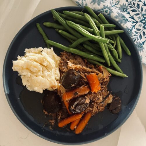 Slow Cooker Pot Roast with Mushrooms and Carrots