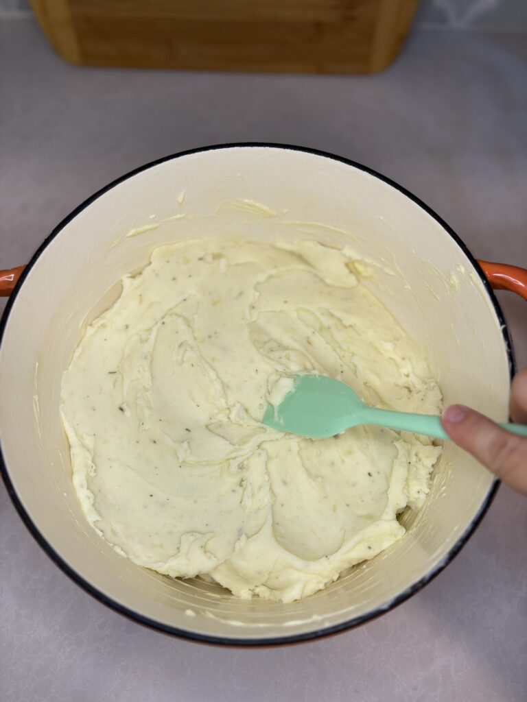 mashed potatoes in a pot