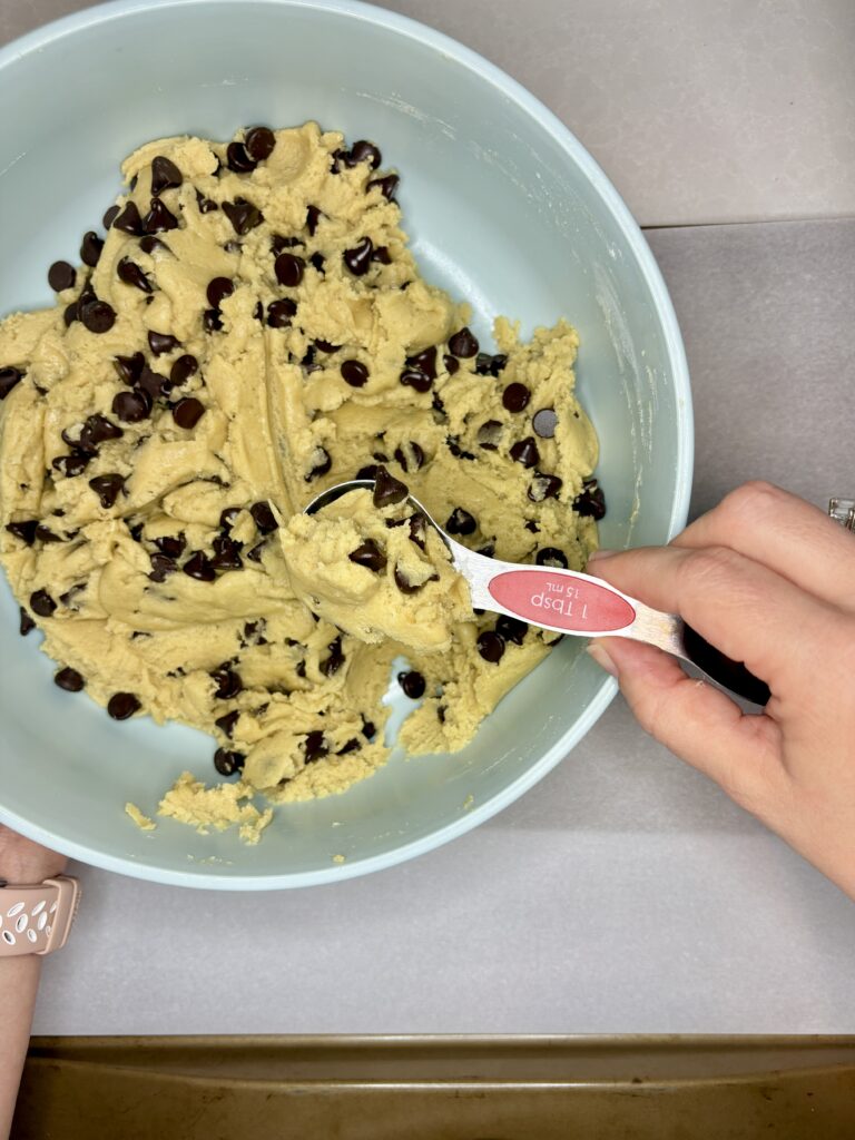 a tablespoon size scoop of dough