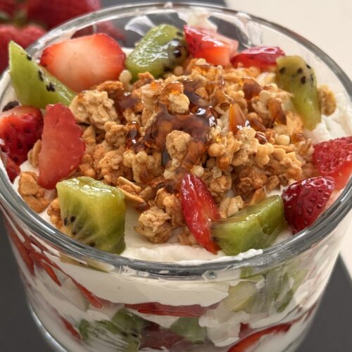 Strawberry and Kiwi Yogurt Parfait