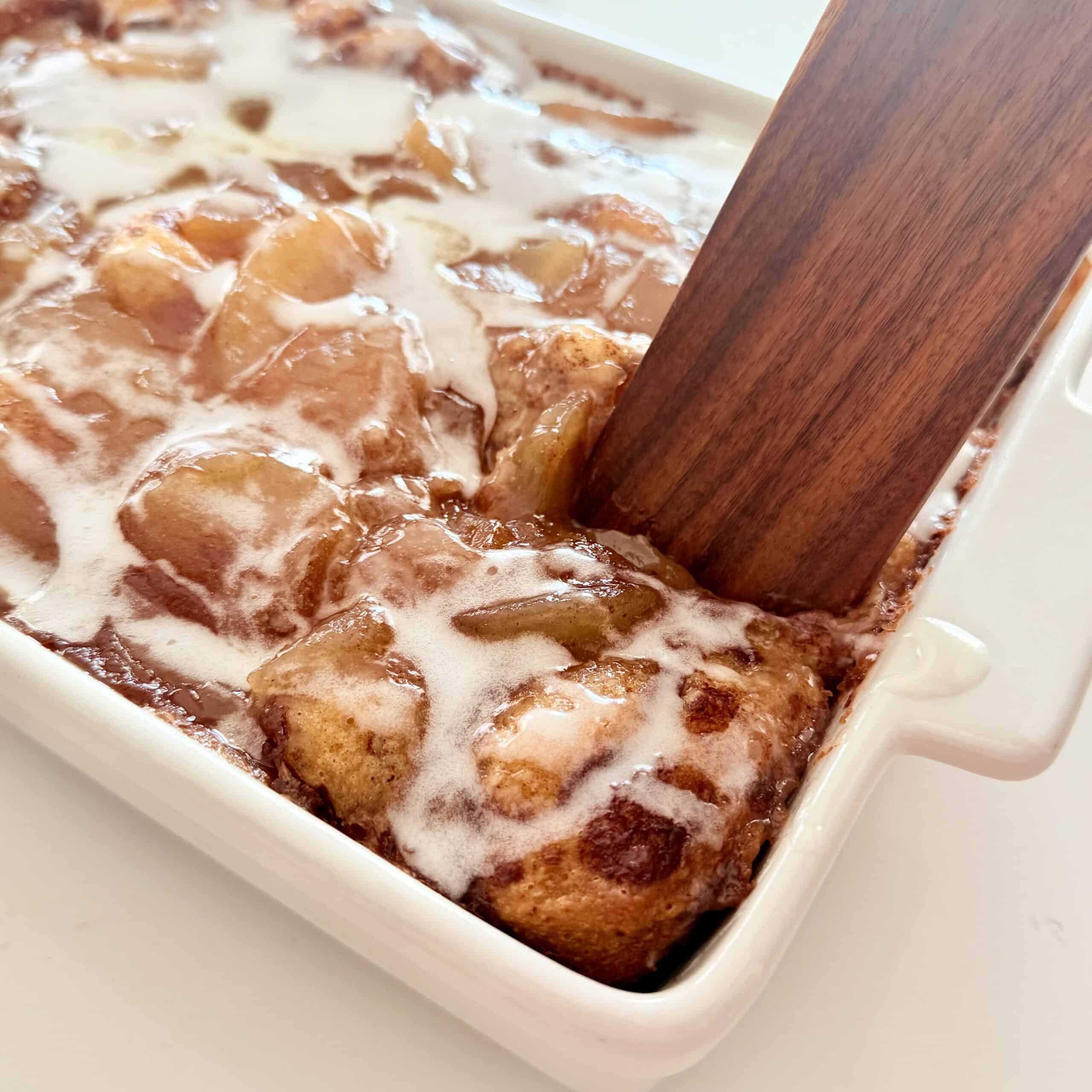 Apple Cinnamon roll Bake