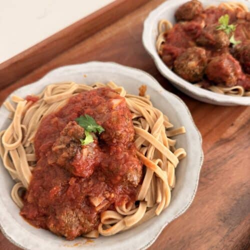 Linguine and meatballs for two