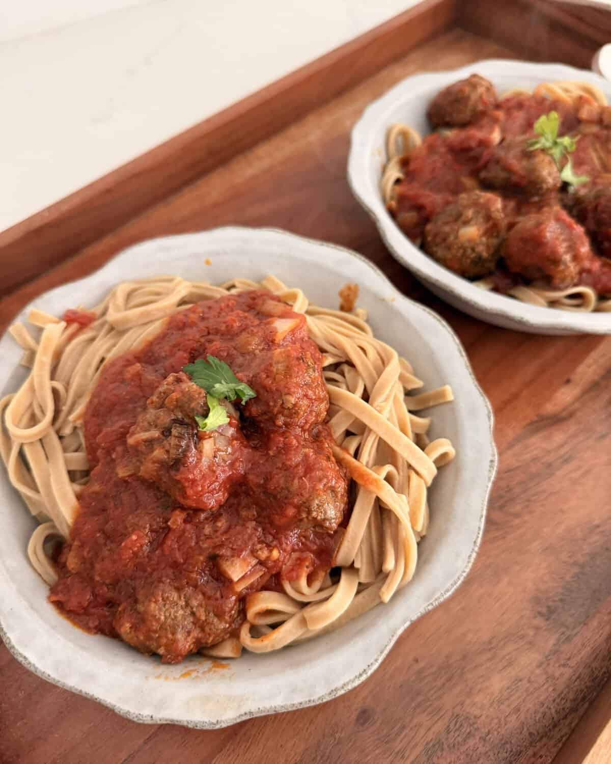 Linguine and meatballs for two